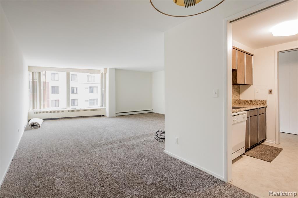 8200 E Jefferson Avenue, 1605, Detroit, MI 48214 — Photo 5
