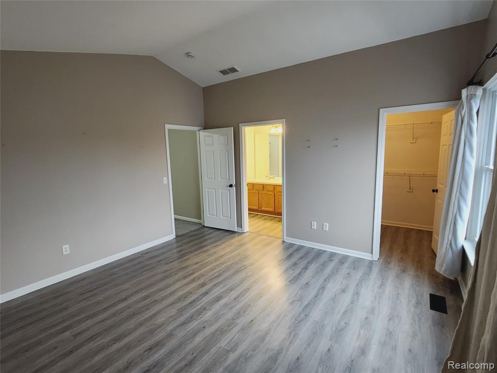 5184 Meadow Crest Circle, Holly, MI 48442 — Photo 13