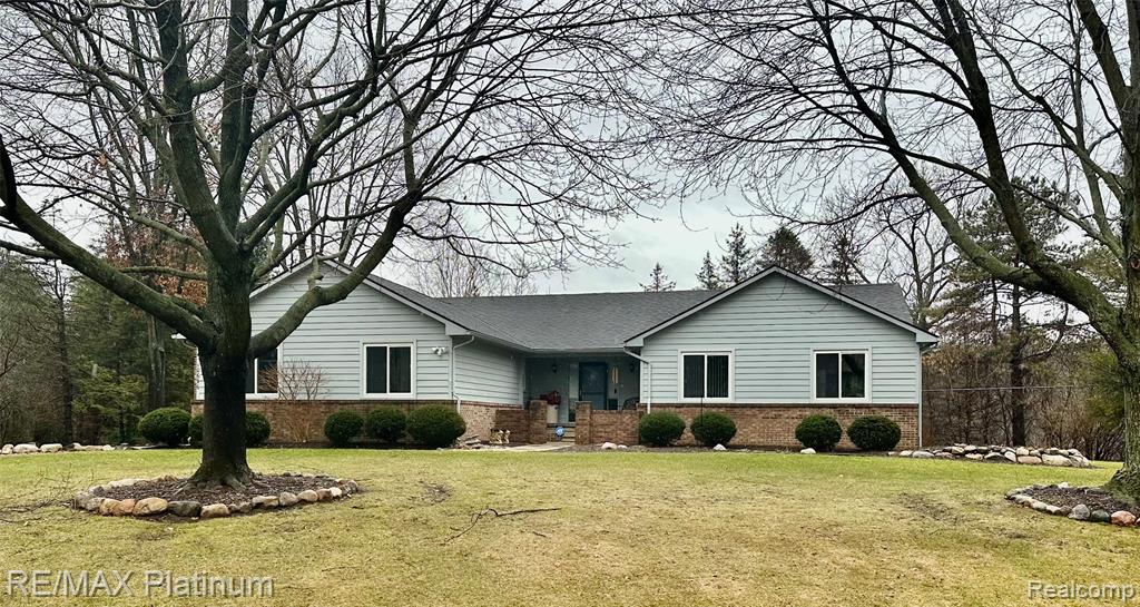 10696 Parker Court, South Lyon, MI 48178 — front exterior