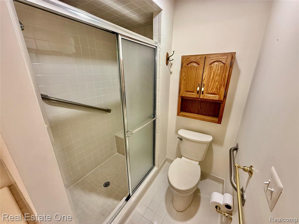42827 Matthew Drive, Sterling Heights, MI 48313 — Photo 23