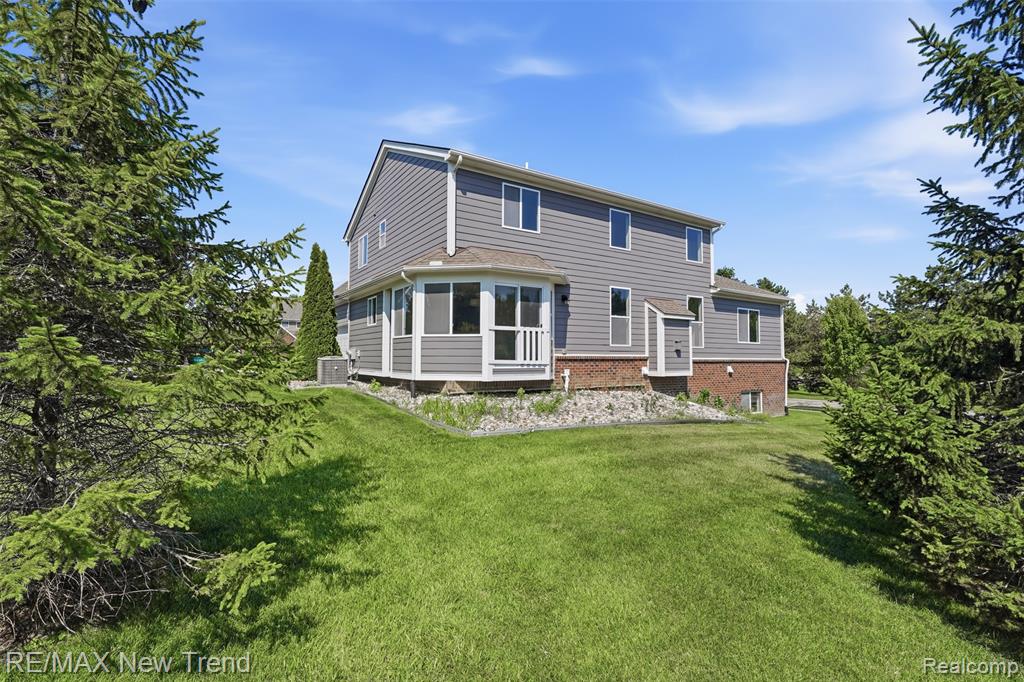 7301 VILLAGE PARK Drive, Independence, MI — Photo 47