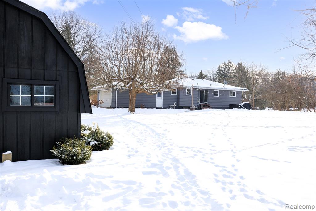 4852 MEADOWBROOK Lane, Lake Orion, MI — Photo 2