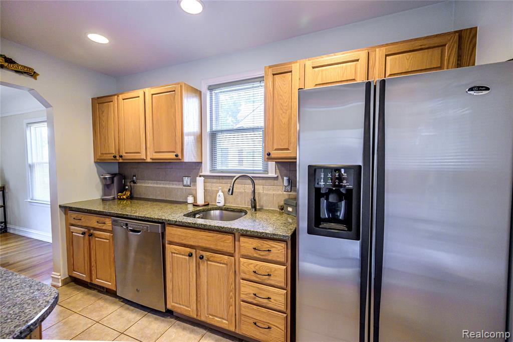 3566 Buckingham Avenue, Berkley, MI 48072 — Photo 6