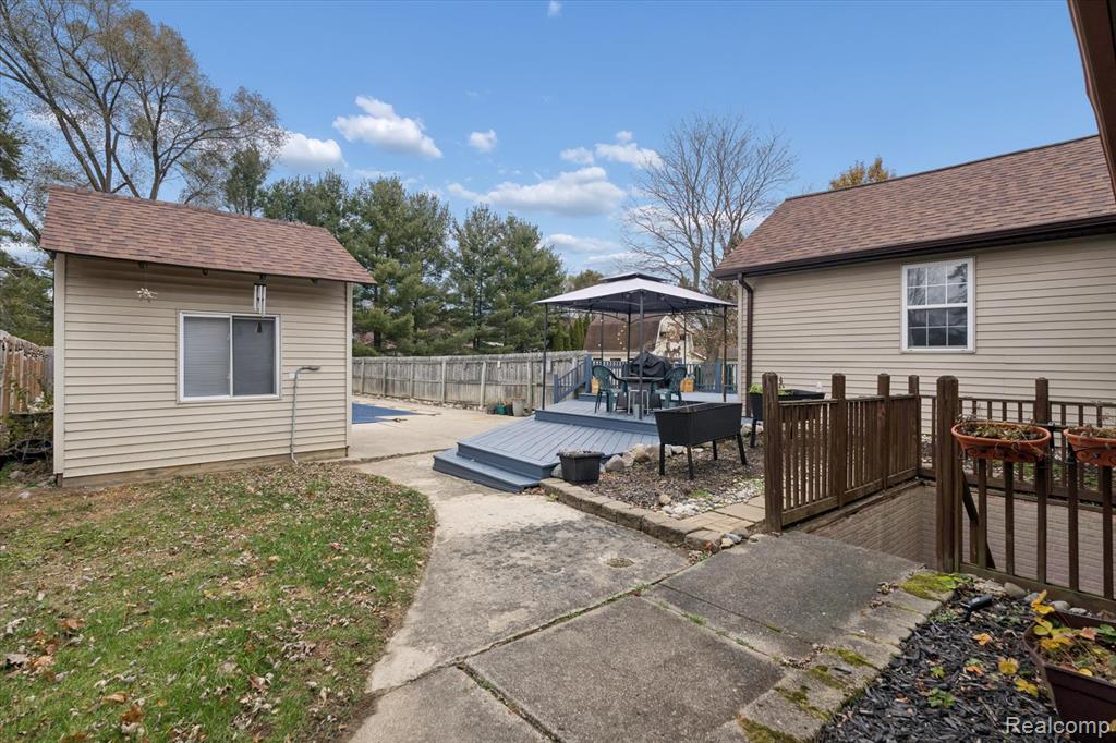 8474 Wesley Drive, Flushing, MI 48433 — Photo 51
