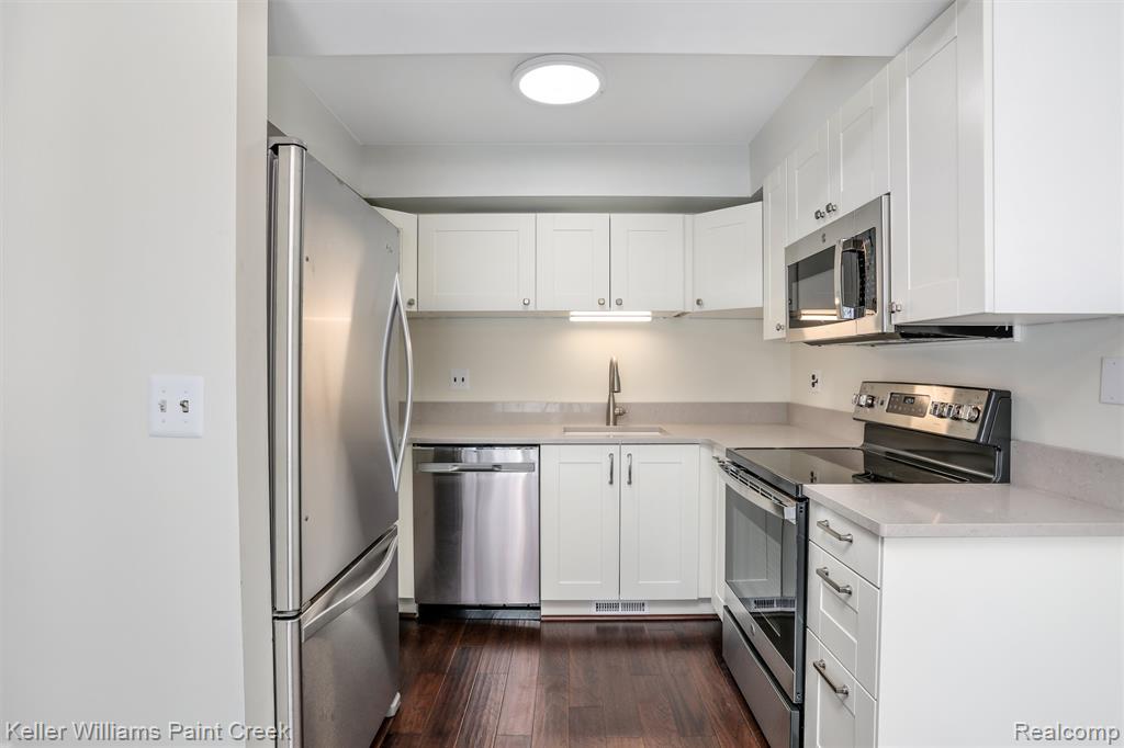 4952 Cara Court, Royal Oak, MI 48073 — Photo 8