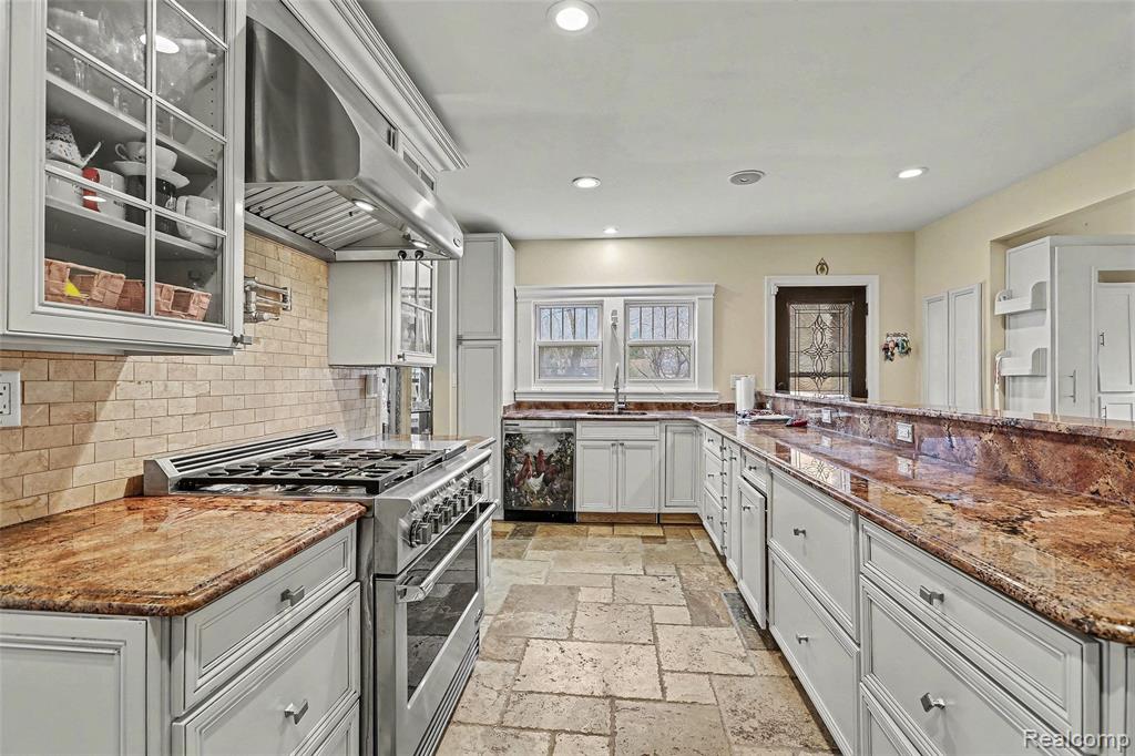 66 E Shore Drive, Whitmore Lake, MI 48189 — Photo 9