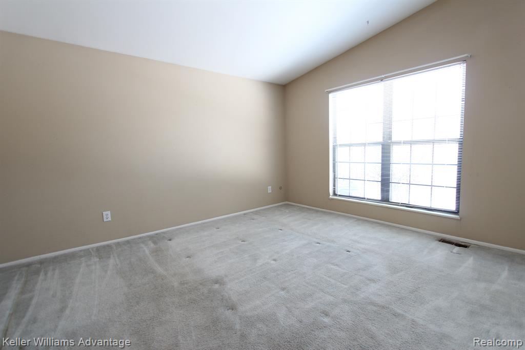 22266 Pondview, Novi, MI — Photo 12