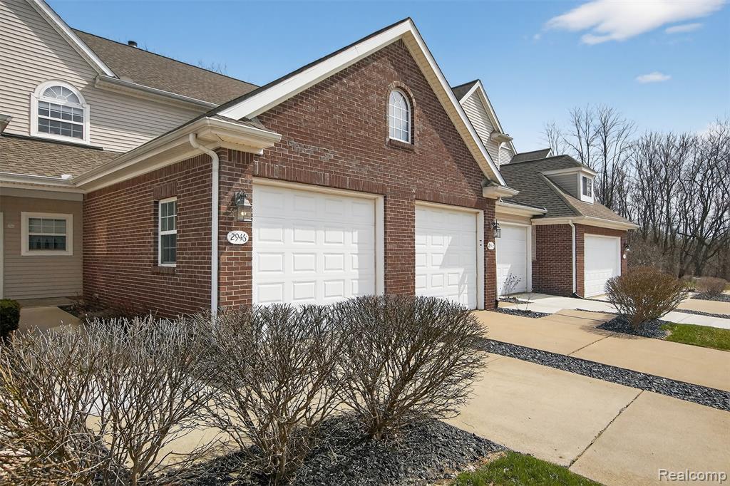 2946 Hunley Drive, Ann Arbor, MI 48105 — Photo 33