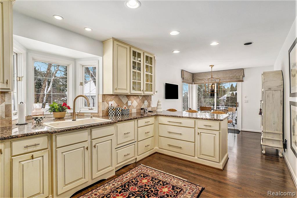 5472 Bristol Parke Drive, Clarkston, MI 48348 — Photo 8