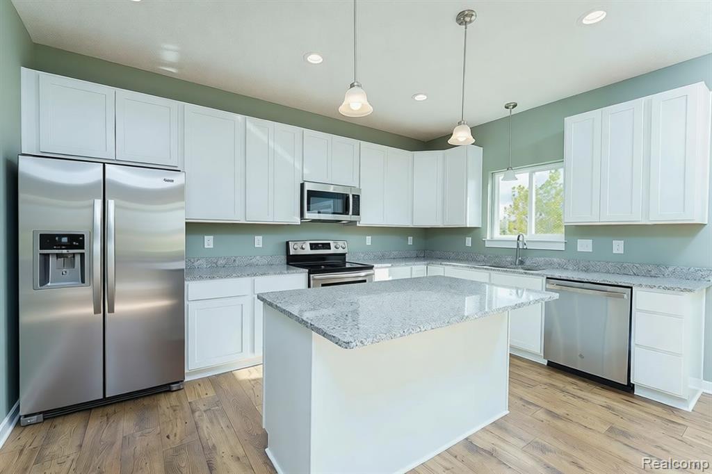 570 W Wildwood Drive, Owosso, MI 48867 — Photo 2