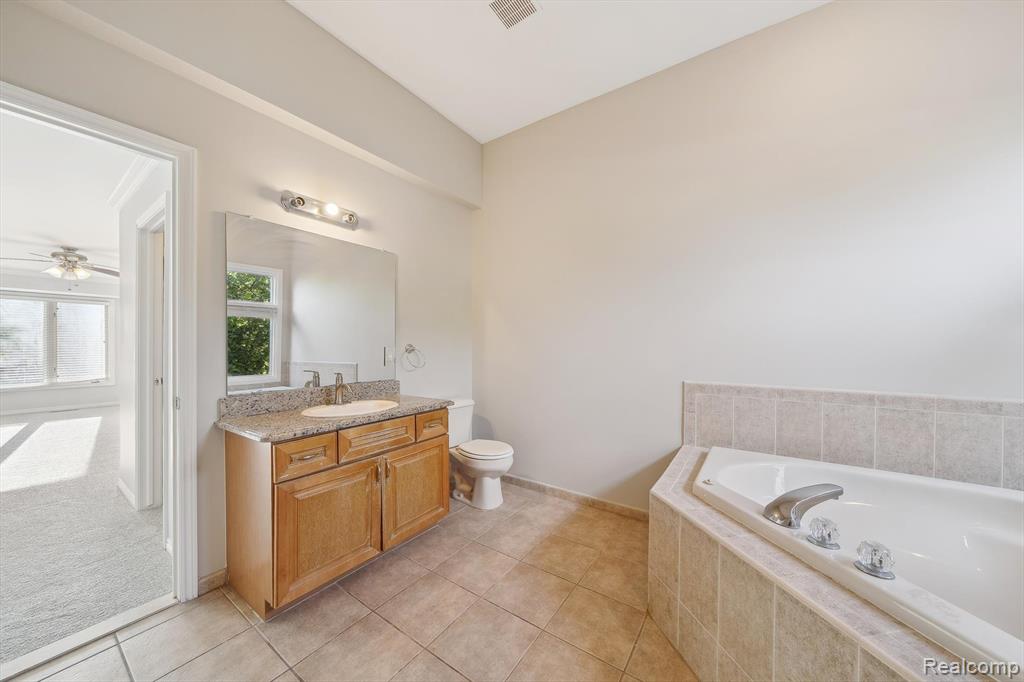 55712 LANCEWOOD Drive, Shelby Twp, MI 48316 — Photo 30