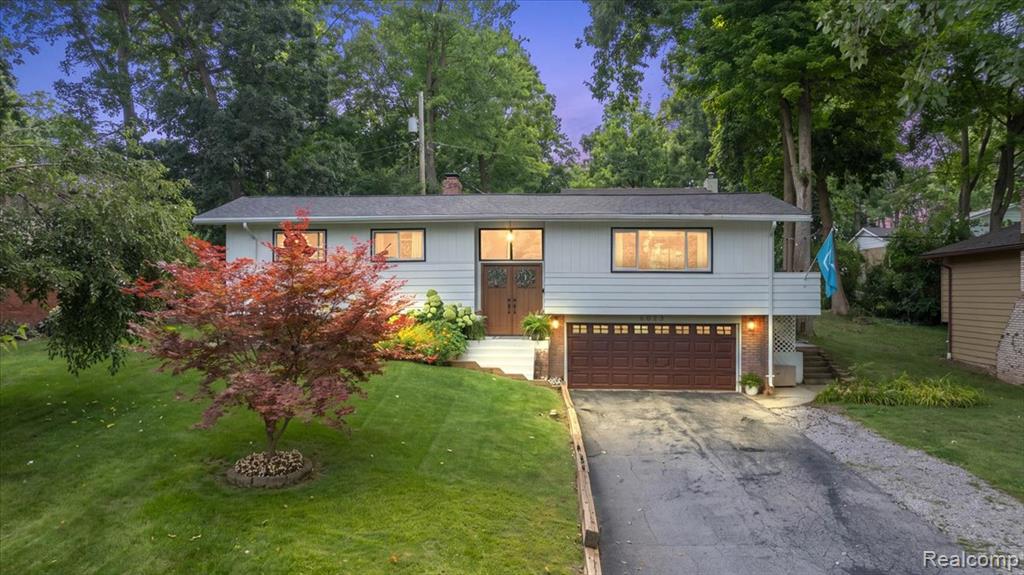 6023 Paramus, Clarkston, MI
