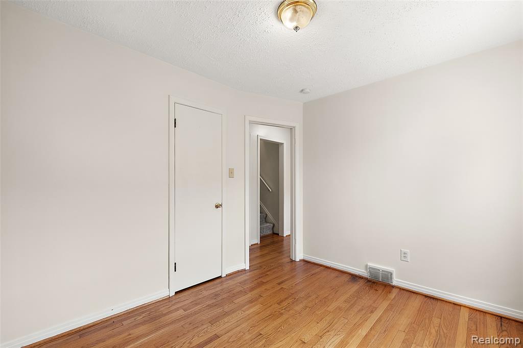 20879 Beaufait Street, Harper Woods, MI 48225 — Photo 23