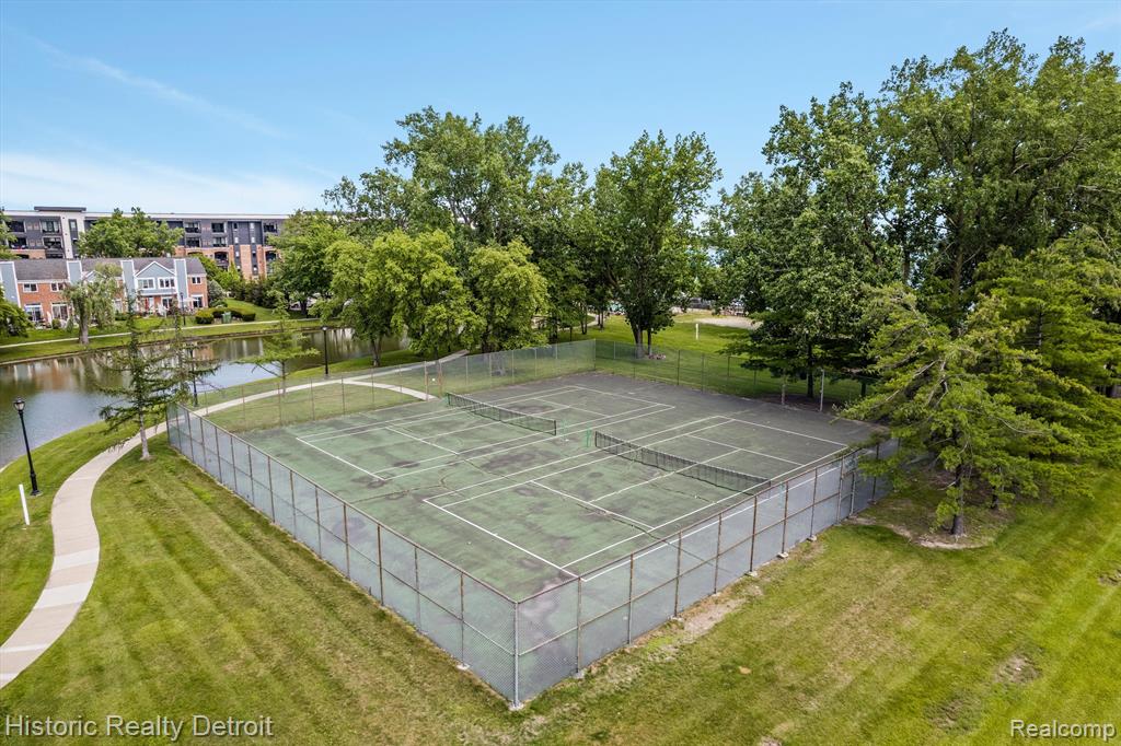 203 WINDWARD Court, 22, Detroit, MI 48207 — Photo 59