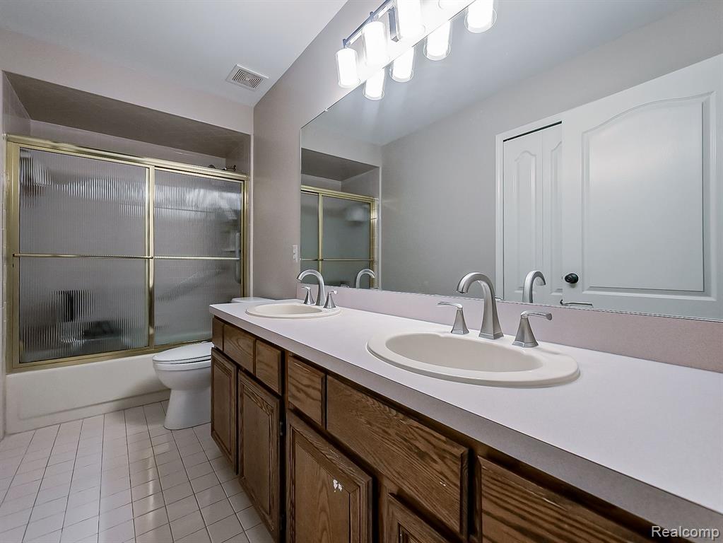 43261 CHARDONNAY Drive, Sterling Heights, MI 48314 — Photo 27