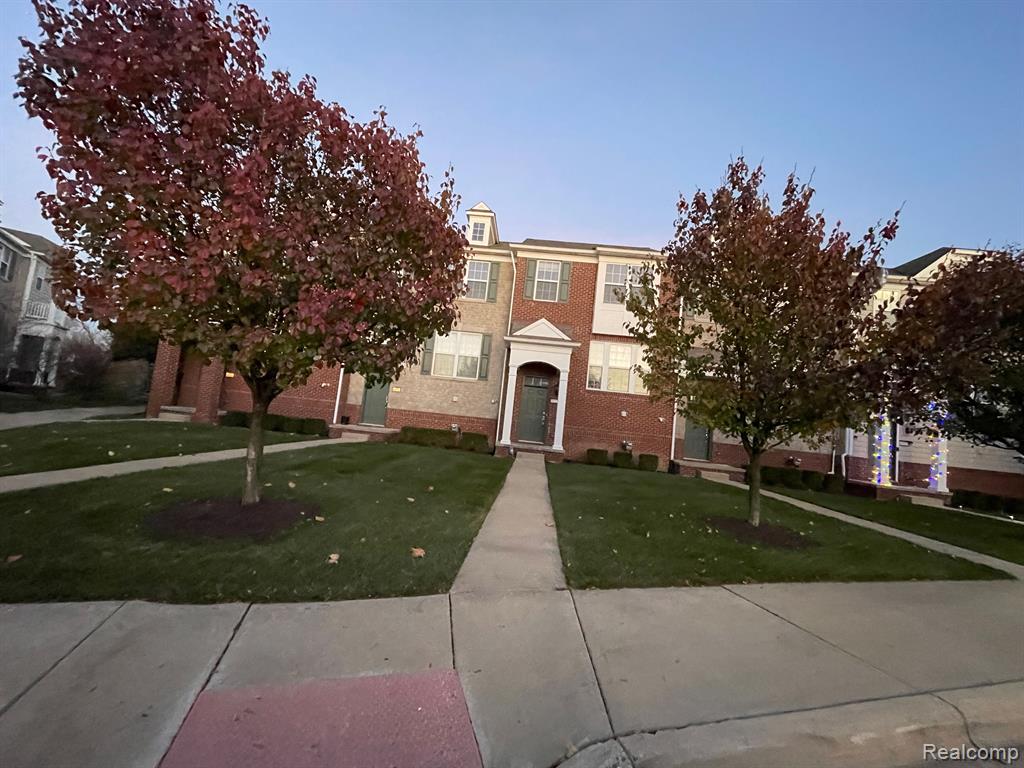 44525 Gwinnett Loop, Novi, MI — Photo 2