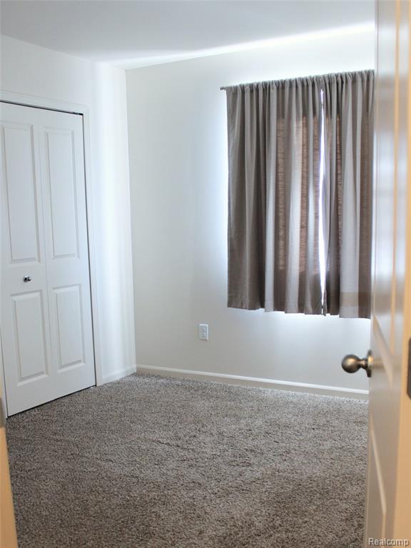 13735 Chester Court, Belleville, MI 48111 — Photo 16
