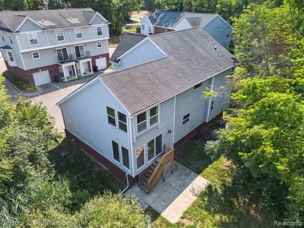 2042 Decker Road, Walled Lake, MI 48390 — Photo 48