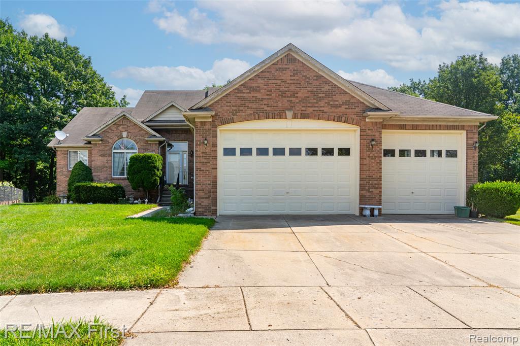 46466 SERENITY Drive, Macomb, MI 48044 — Photo 8