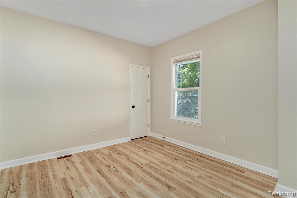 4829 HURLBUT Street, Detroit, MI 48214 — Photo 13