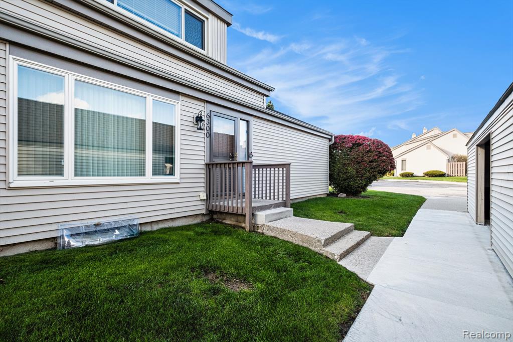 6300 Laurentian Court, Flint, MI 48532 — Photo 3