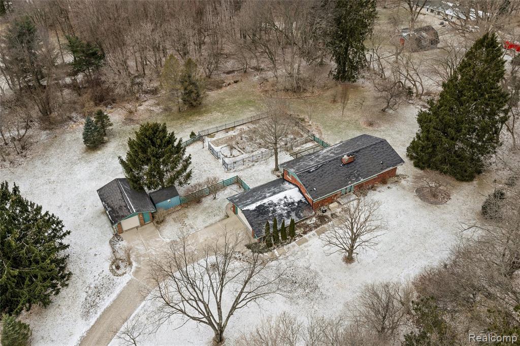 9801 Gibbs Road, Clarkston, MI 48348 — Photo 36