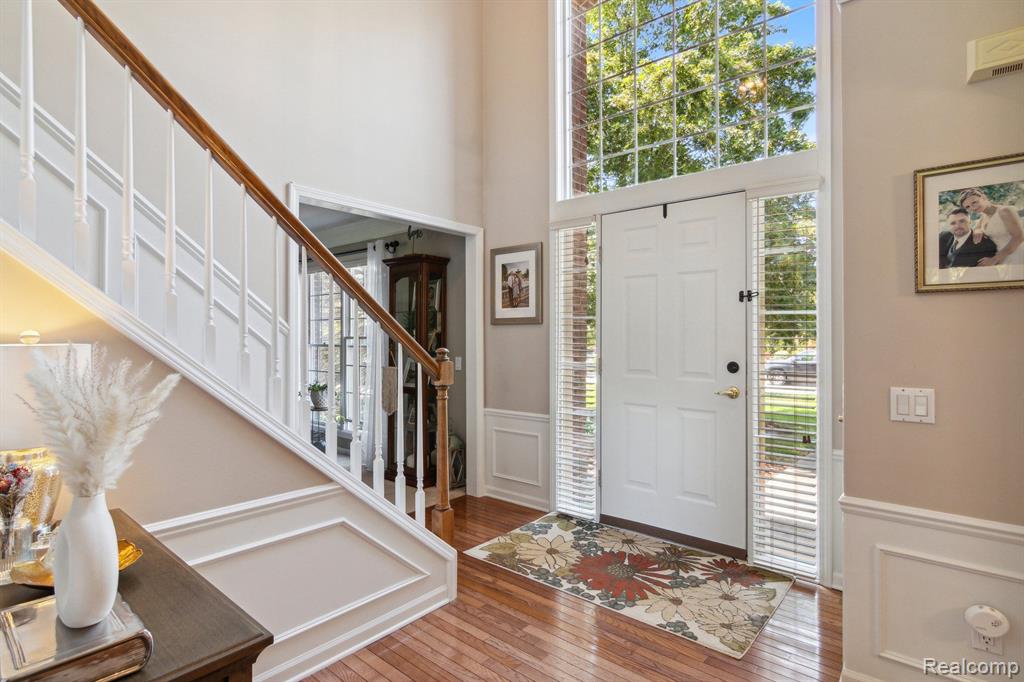 387 TORRINGTON Drive W, Canton, MI 48188 — Photo 4