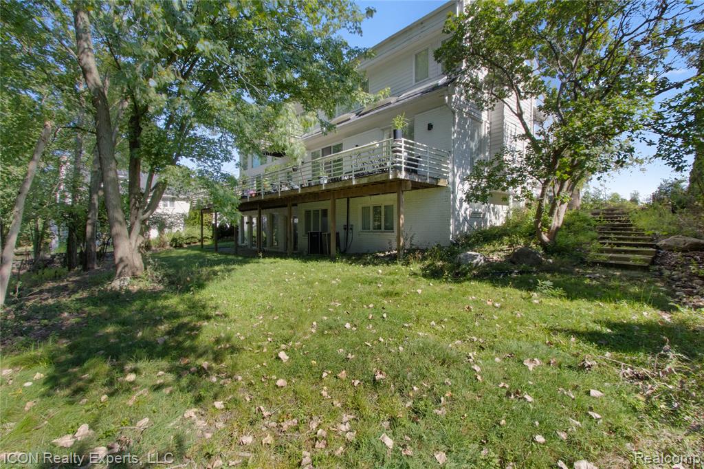 5727 Royal Wood, West Bloomfield, MI — Photo 37