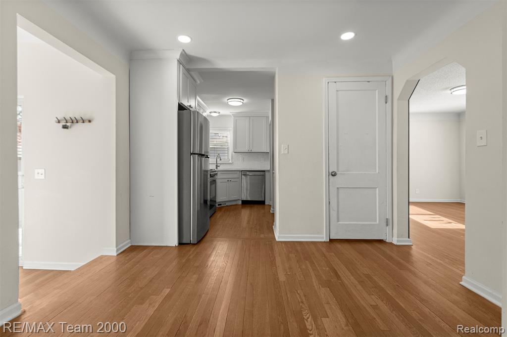 2076 Thomas Avenue, Berkley, MI 48072 — Photo 15
