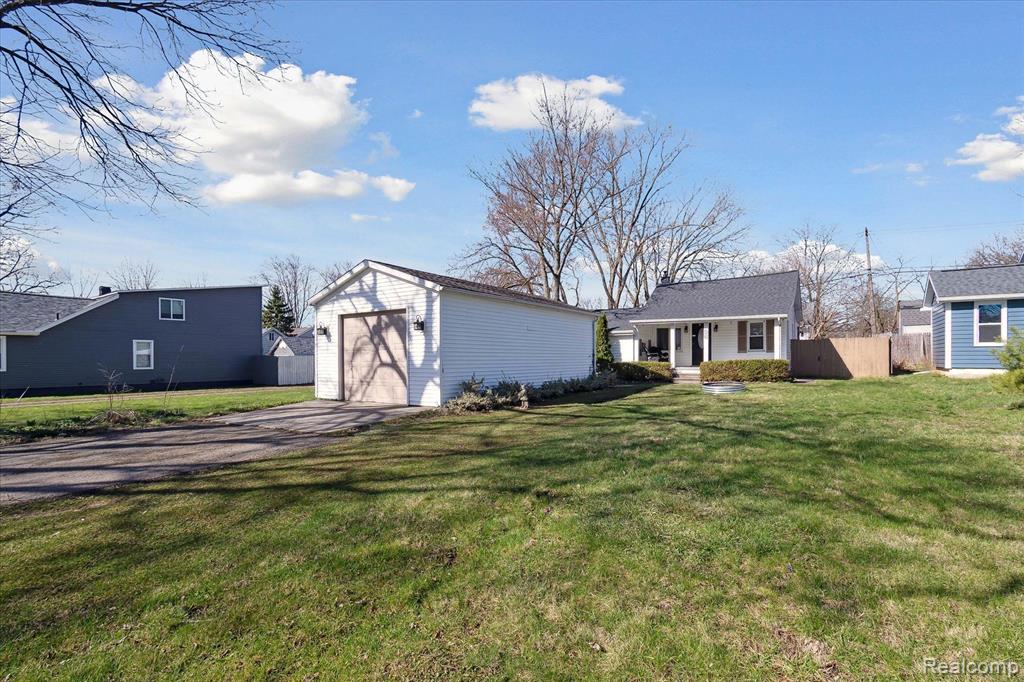 98 WATERLY Avenue, Waterford, MI 48328 — Photo 2