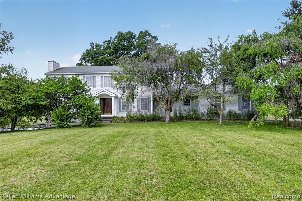 2360 White Birch Trail, Howell, MI 48843