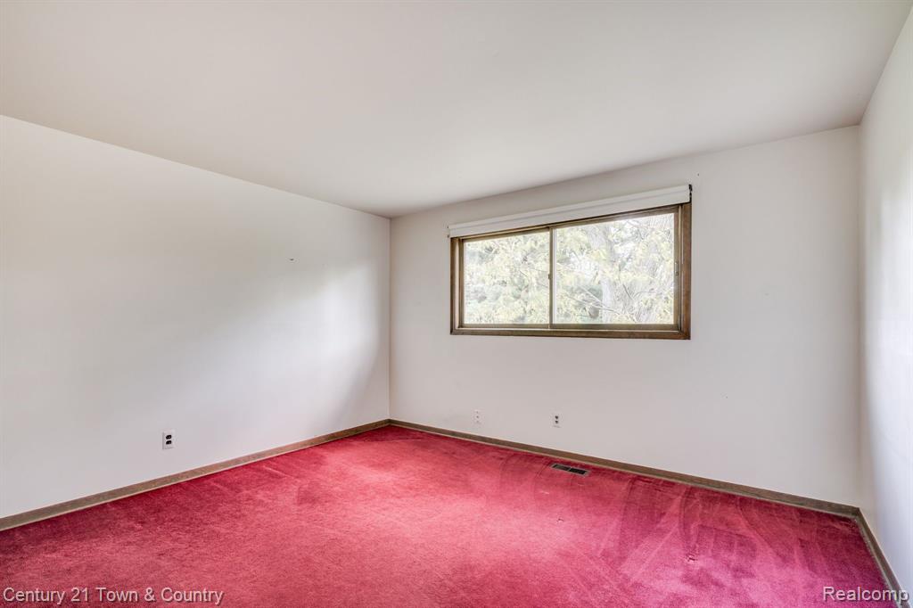 16436 OLD BEDFORD Road, Northville, MI 48168 — Photo 32