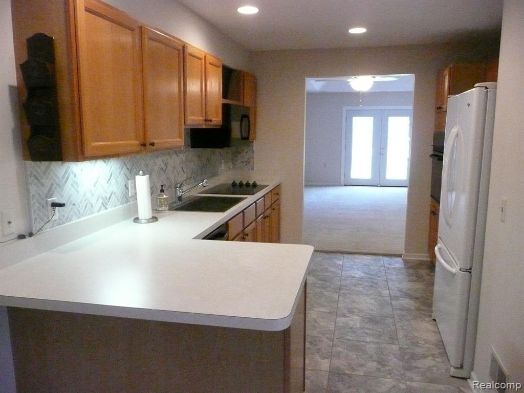21372 MULBERRY Court, Farmington Hills, MI 48336 — Photo 7