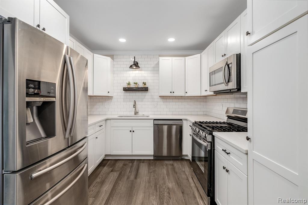 907 UNIVERSITY PL, Grosse Pointe, MI 48230 — Photo 12