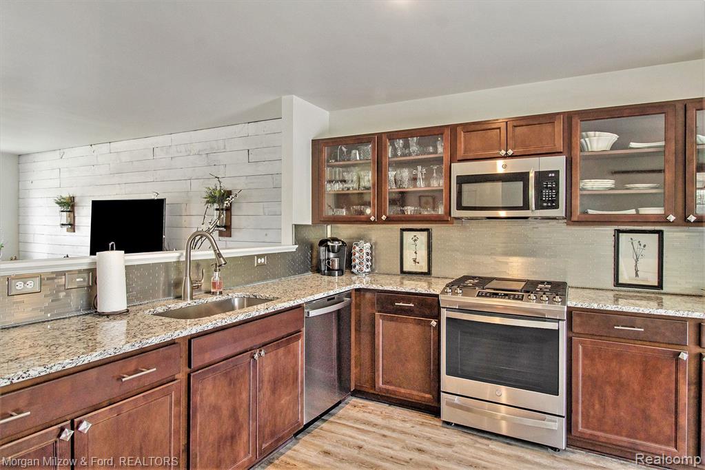637 AUTUMN VALLEY Drive, Ortonville, MI 48462 — Photo 9