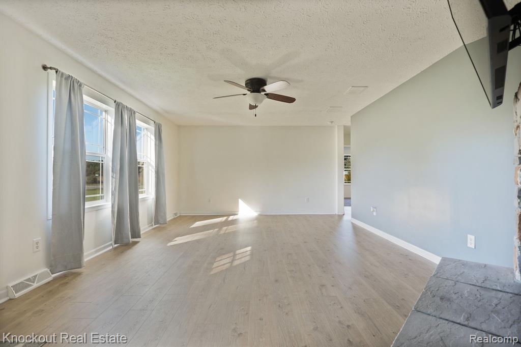 6977 Rathbun Road, Birch Run, MI 48415 — Photo 10