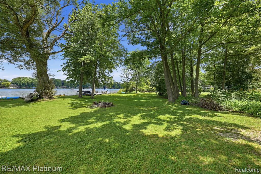 5630 Glen Echo Drive, Howell, MI 48843 — Photo 35