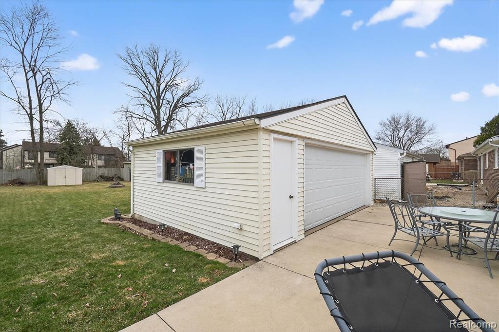 19523 Plumwoode Court, Brownstown, MI 48183 — Photo 43