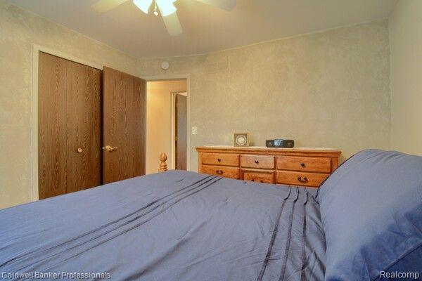 43738 FREDERICKSBURG Street, Canton, MI 48188 — Photo 19