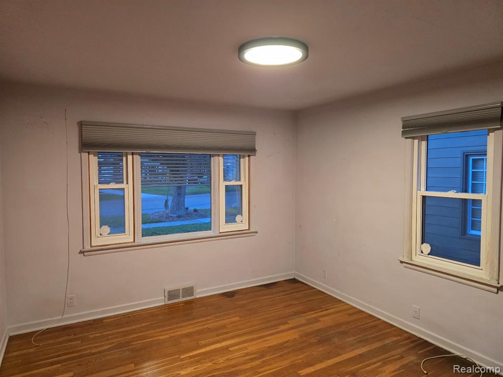 803 Commonwealth Avenue, Flint, MI 48503 — Photo 13