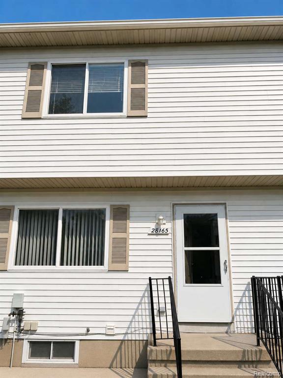 28165 Raleigh Crescent Drive, Chesterfield, MI