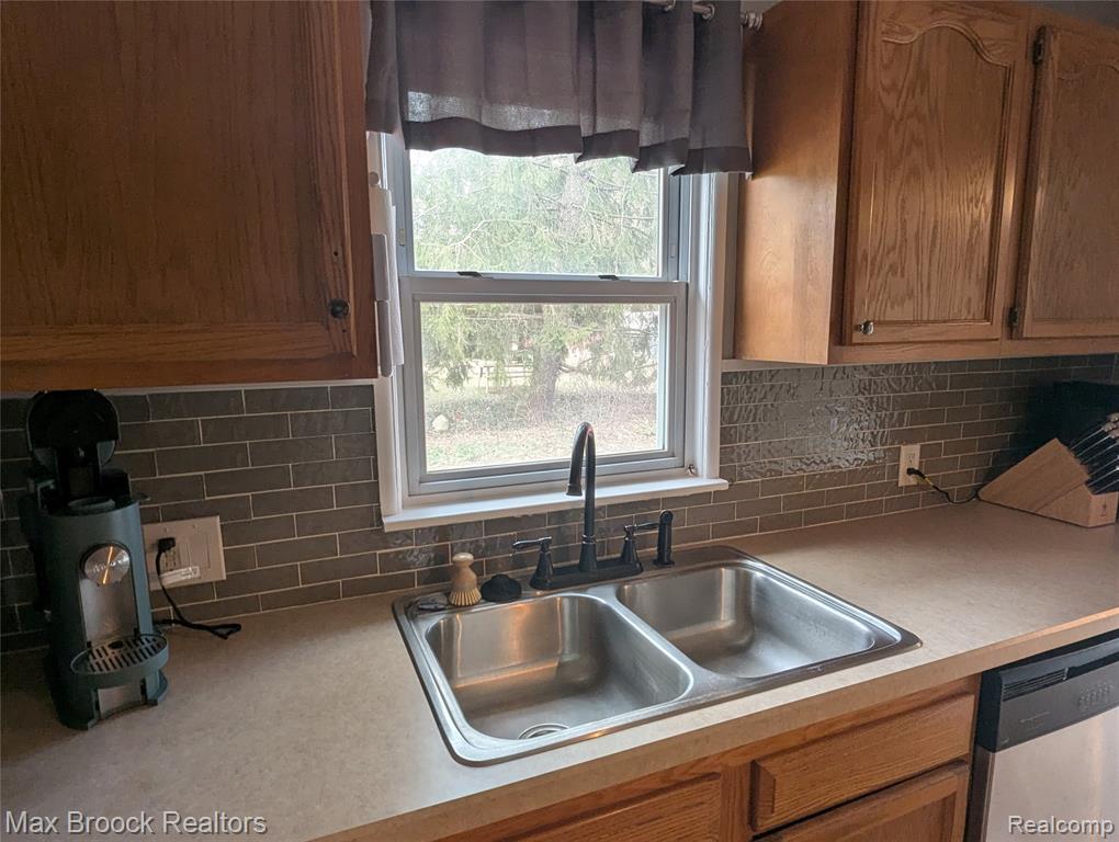 6227 Clarkston Road, Clarkston, MI — Photo 8