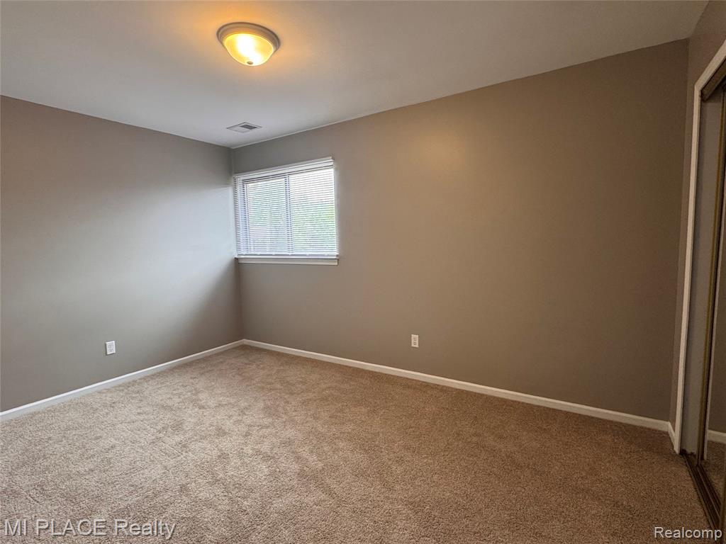 16150 Clarkson Drive, 13, Fraser, MI 48026 — Photo 17