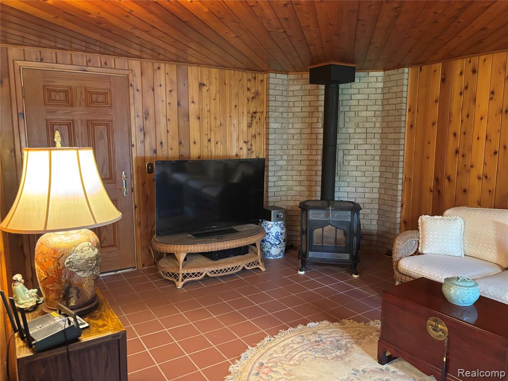 709 E Michigan Avenue E, Au Gres, MI 48703 — Photo 18