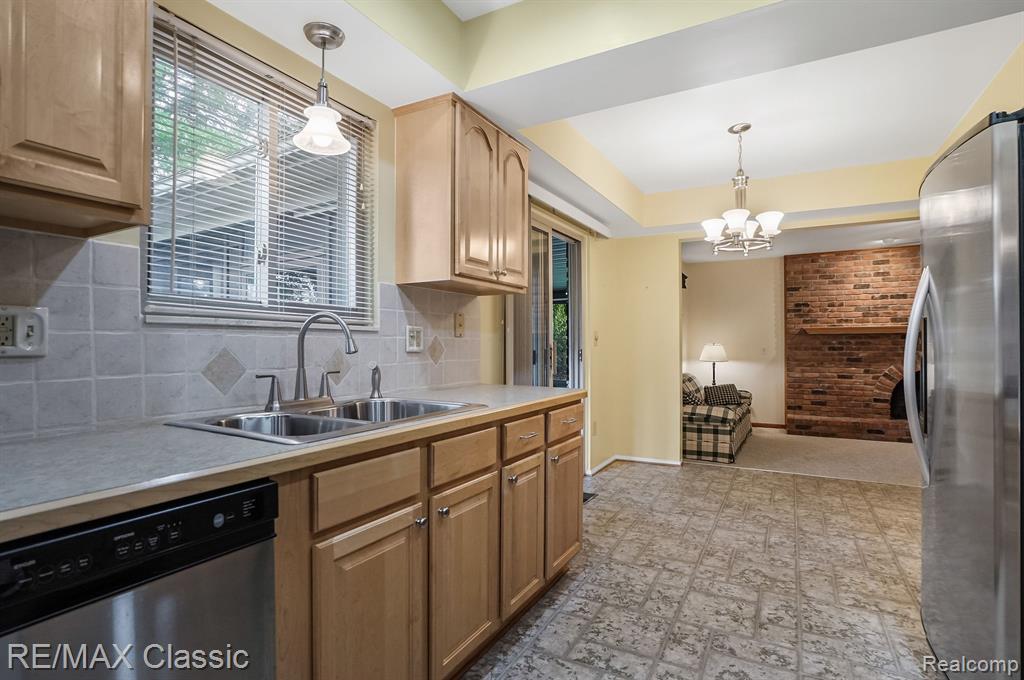 1227 E FRANCISCAN, Canton, MI 48187 — Photo 27