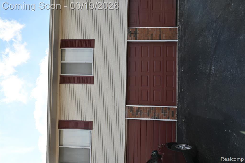 31056 Richert, 8, Fraser, MI 48026 — Photo 2