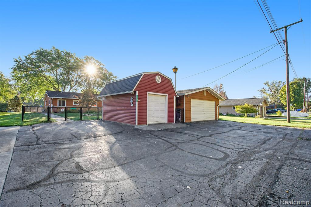 11109 Wynns Road, Pinckney, MI 48169 — Photo 26