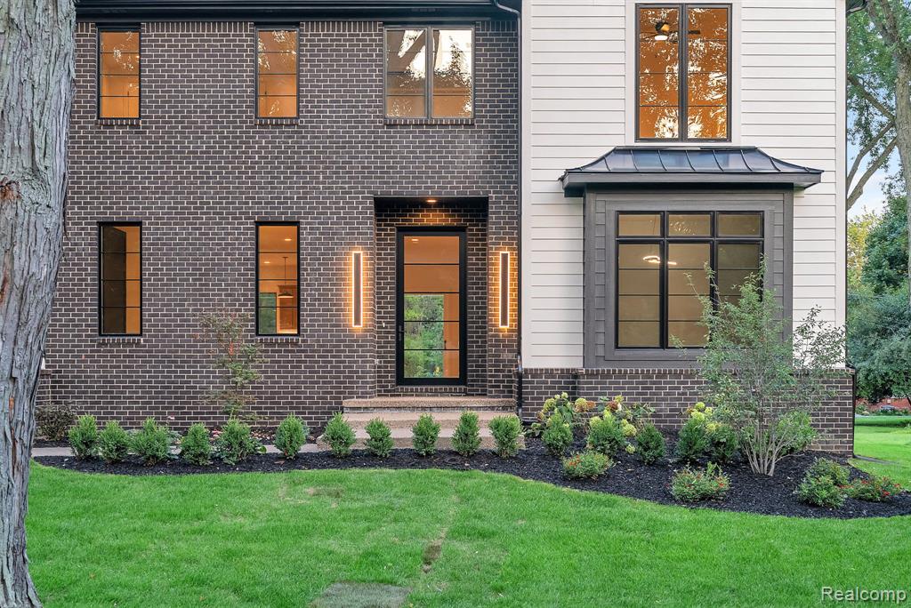 4731 Haddington Drive, Bloomfield, MI 48304 — Photo 17