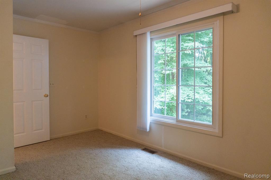 6851 TANGLE WOOD, Waterford, MI 48327 — Photo 24