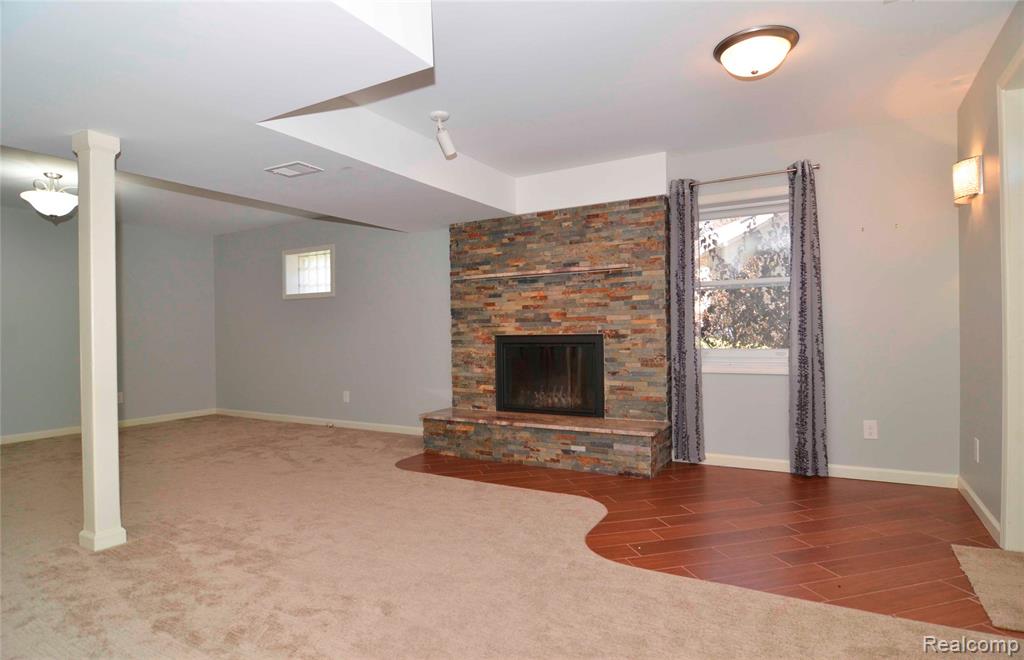 8152 Fairfield Circle, Springfield, MI — Photo 18